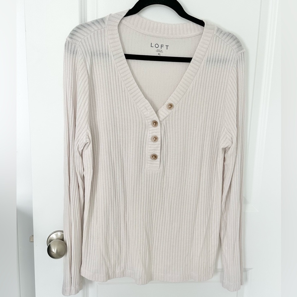 LOFT Ribbed V-Neck - Picture 3 of 5